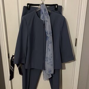 Kasper Women's Slate Blue Blazer and Pants Suit with Scarf